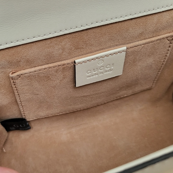 *SOLD* Gucci Pearl Padlock Bag - Picture 10 of 12